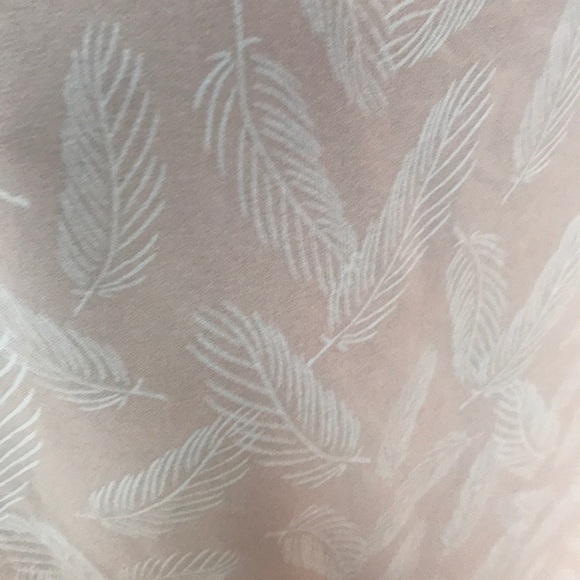 Pink shark bite hem blouse - Picture 3 of 4